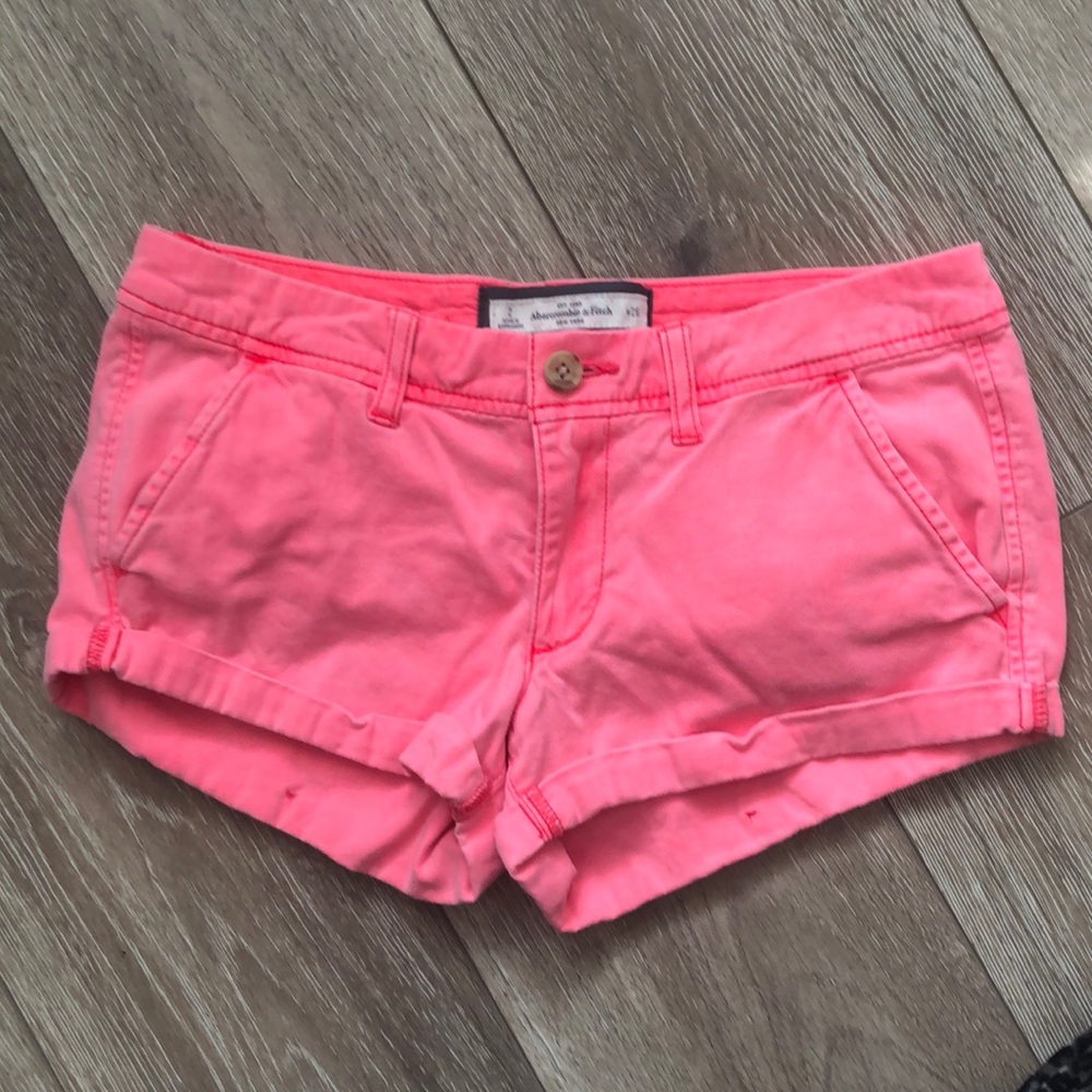 Abercrombie & Fitch pink chino shorts size 2/26